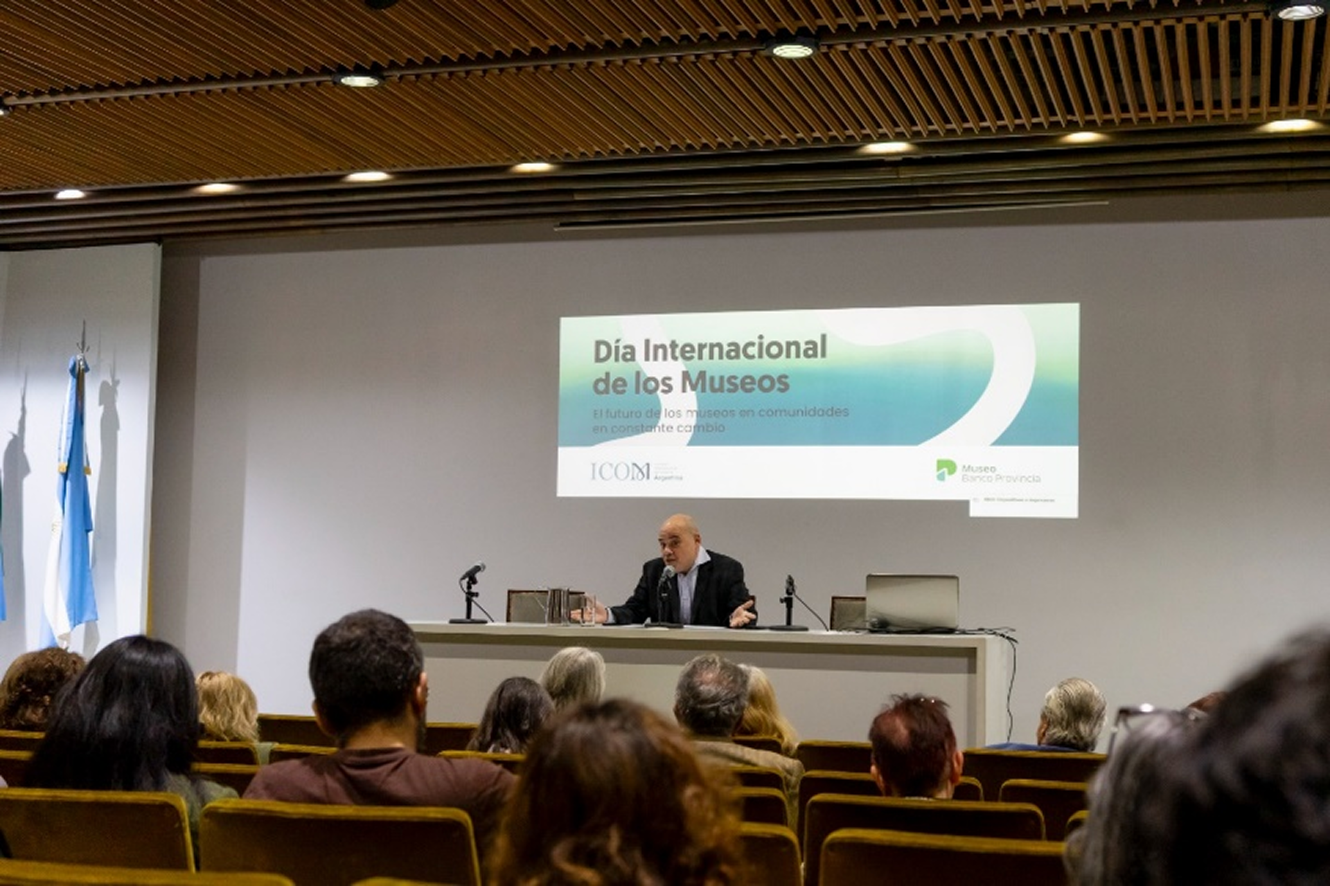 dim-icom-argentina-conferencia